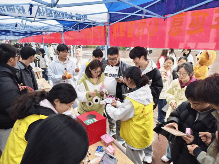 护理学院开展“三月春风润初心 雷锋精神照我行”雷锋月主题教育实践系列活动